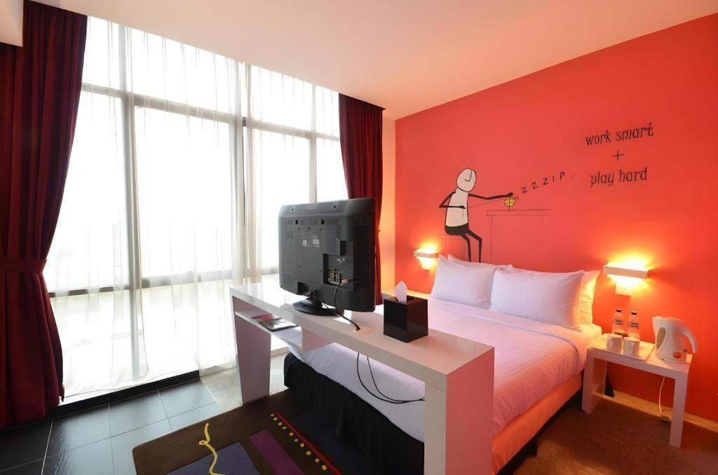 Zoom Inn Boutique Hotel - Danga Bay Johor Bahru Exterior photo